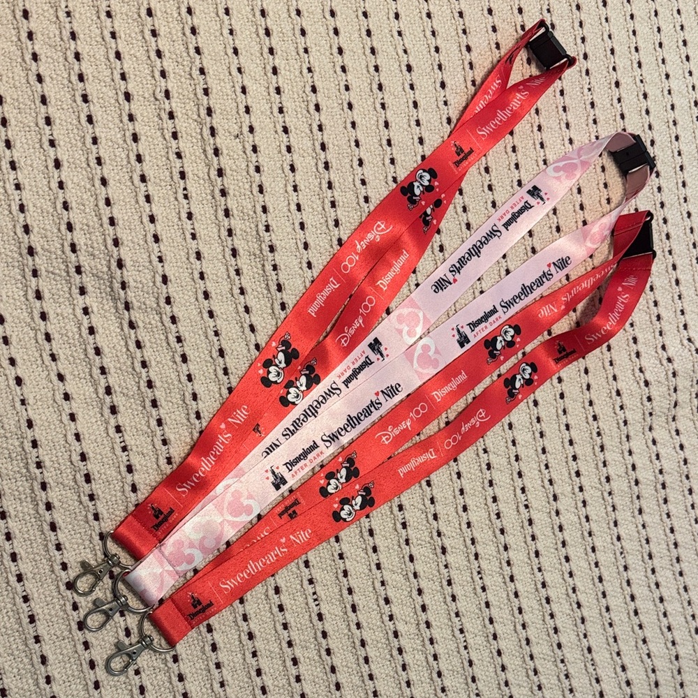 Disney Mickey & Minnie Sweethearts Lanyard Set - Red & Pink